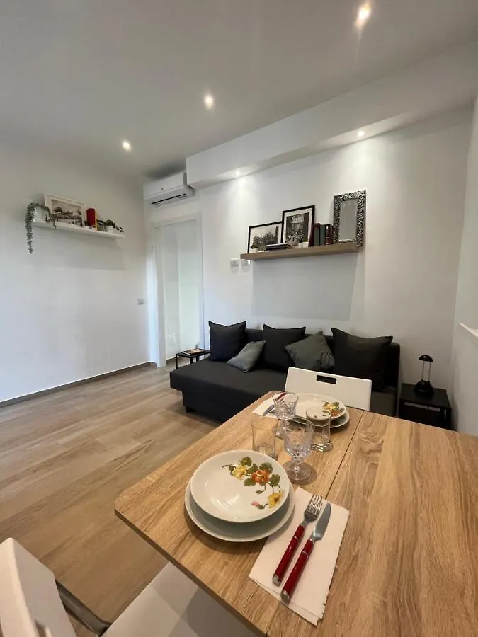 Sunny Apartment Milan