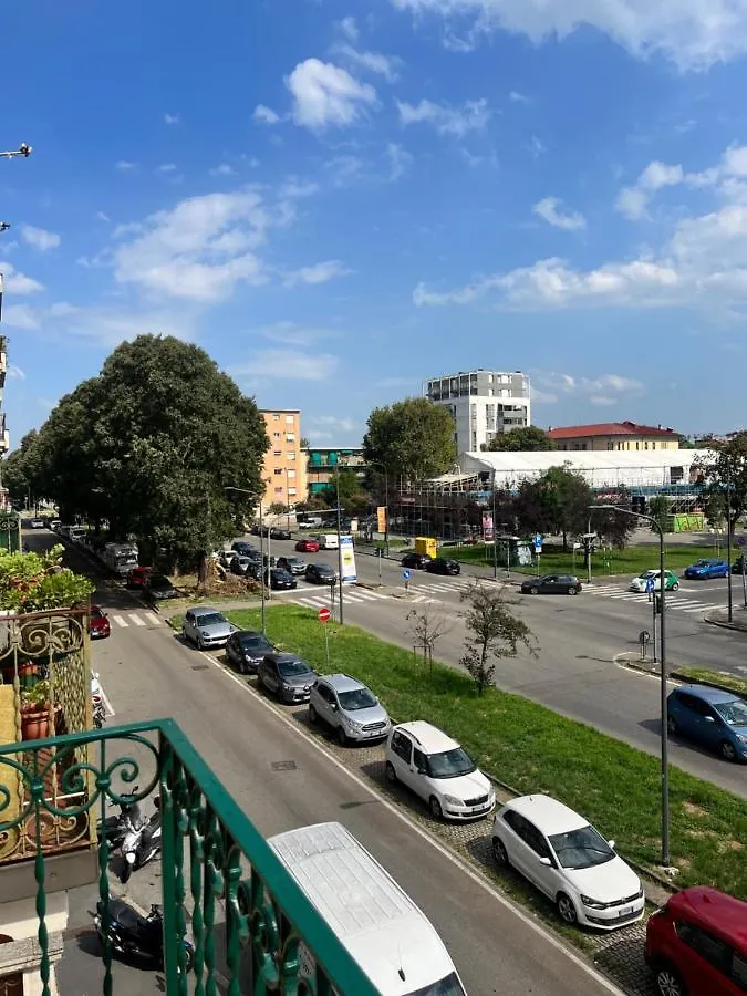Sunny Apartment Milan