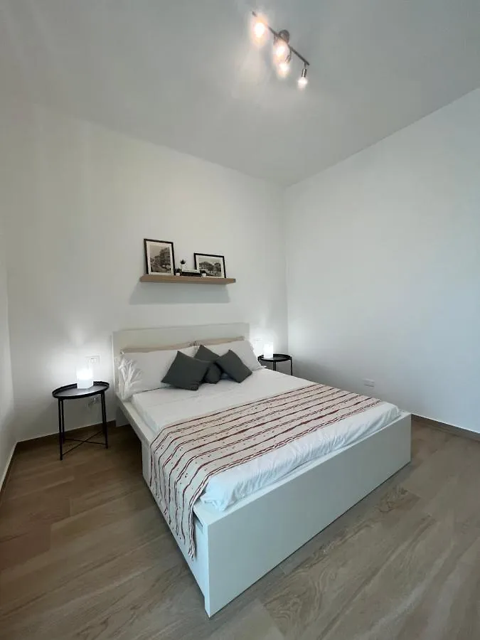 Sunny Apartment Milan