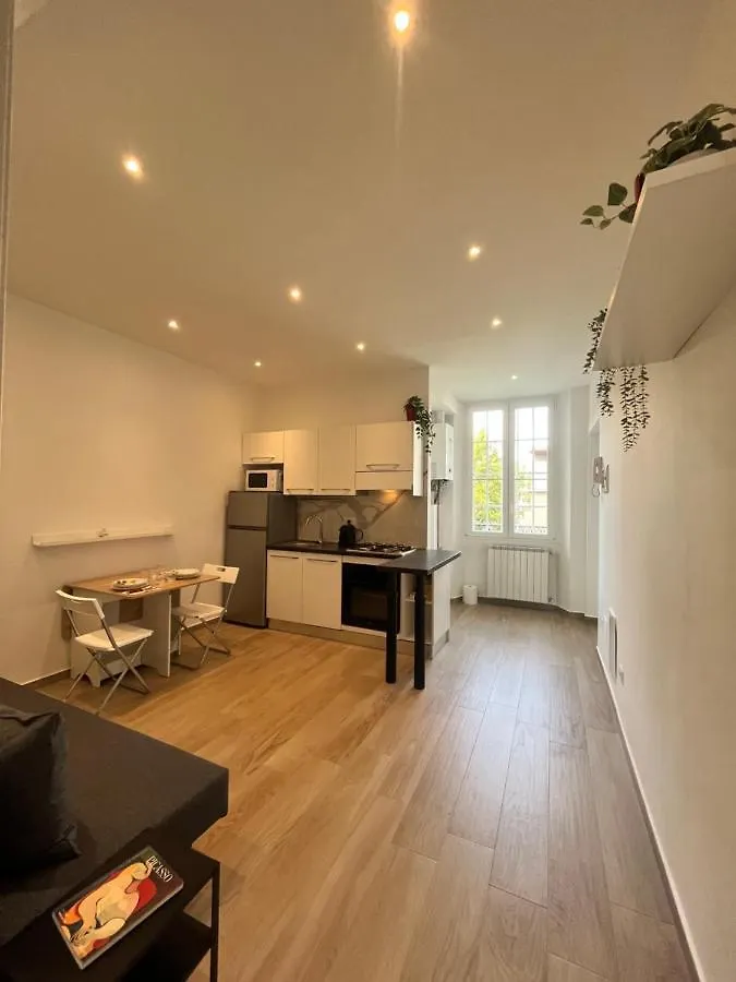 Sunny Apartment Milan 0*,