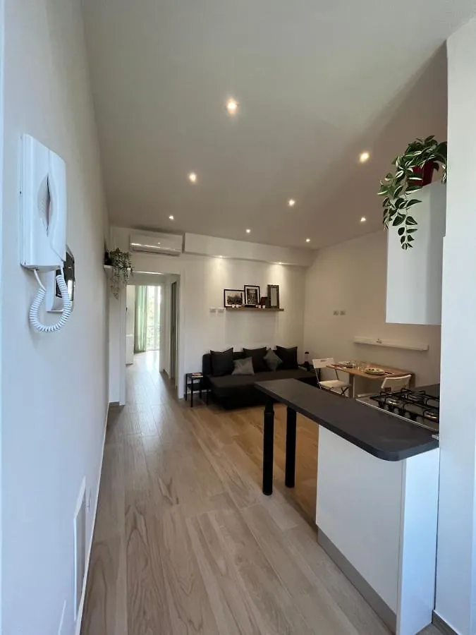 Sunny Apartment Milan