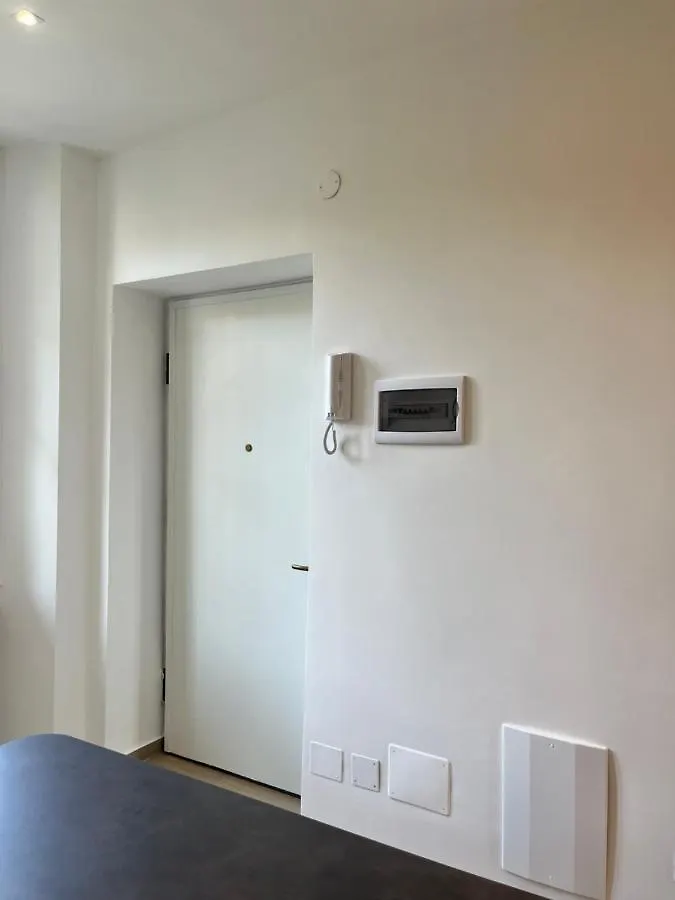 Sunny Apartment Milan